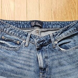 GAP Univeral Slim Boyfriend